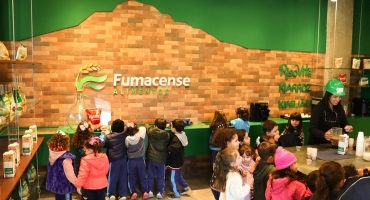 Imagem Quase 600 alunos de Morro da Fumaça aprendem no museu da Fumacense Alimentos