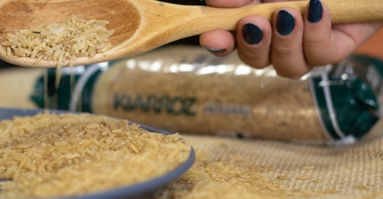 Valor nutritivo preservado: conheça o processo de beneficiamento do arroz integral