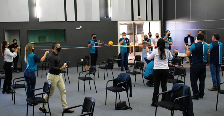 Grupo EZOS: colaboradores do CSC participam de treinamento corporativo